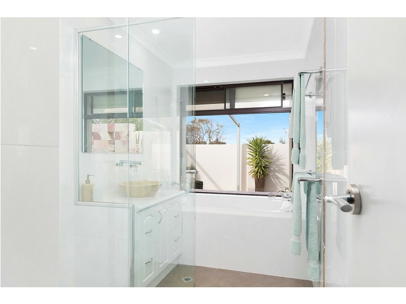 26 Hanlin Way, Samson WA 6163