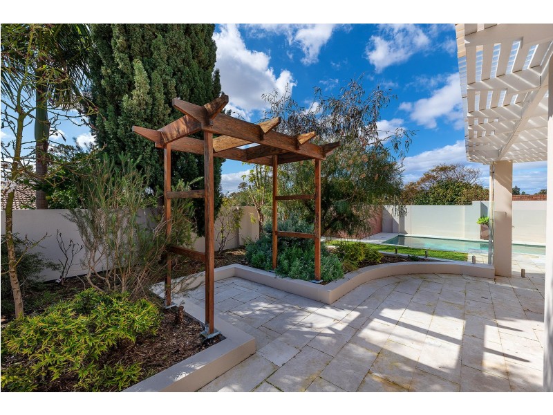 26 Hanlin Way, Samson WA 6163