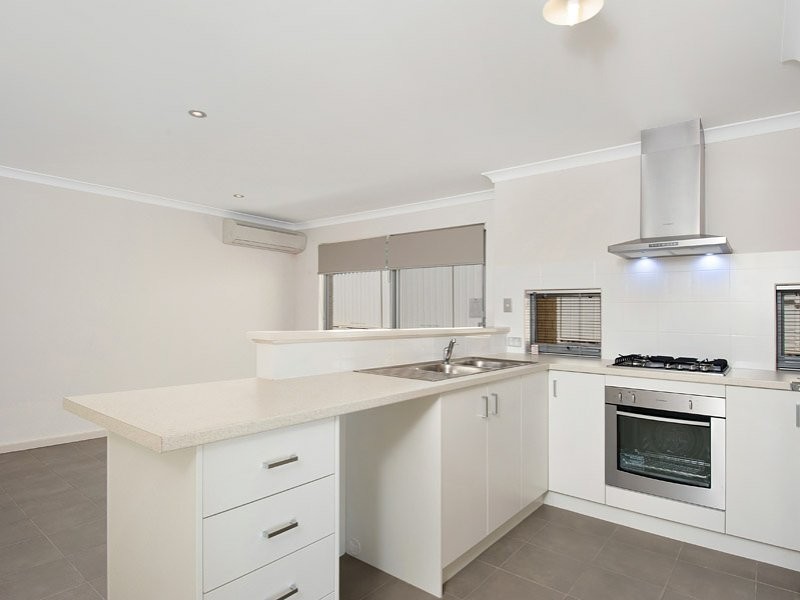 17C Robin Hood Avenue, Armadale WA 6112