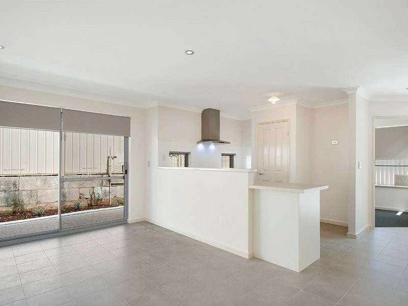 17C Robin Hood Avenue, Armadale WA 6112