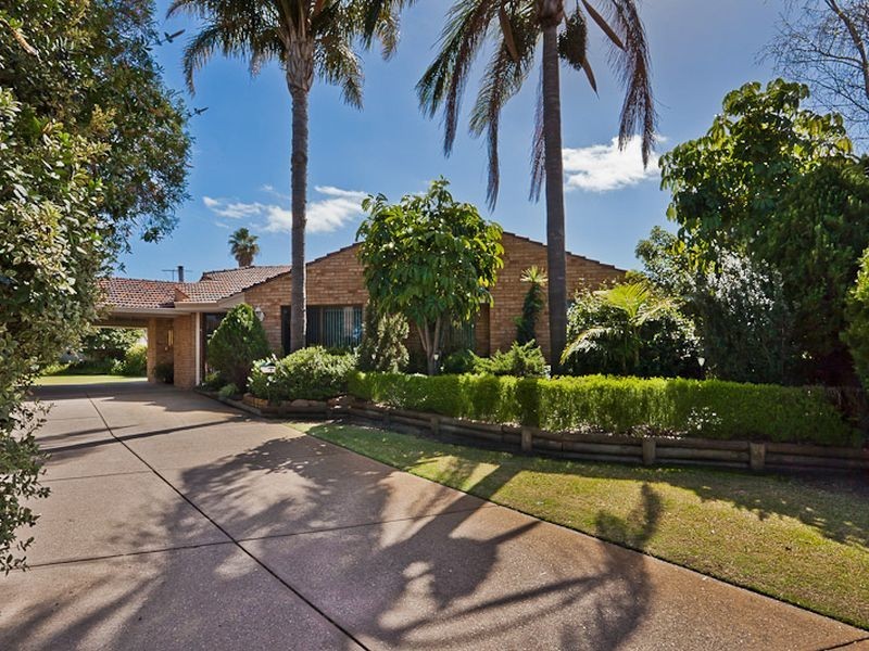 8 Bagot Court, Leeming WA 6149
