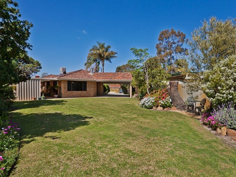 8 Bagot Court, Leeming WA 6149
