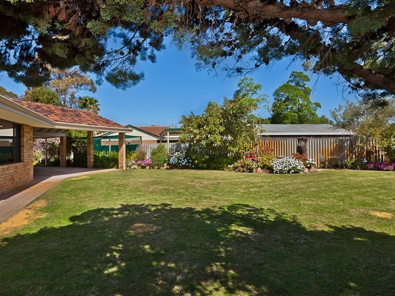 8 Bagot Court, Leeming WA 6149