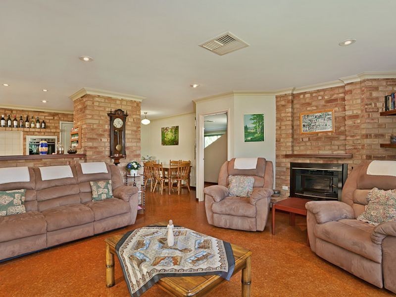 8 Bagot Court, Leeming WA 6149