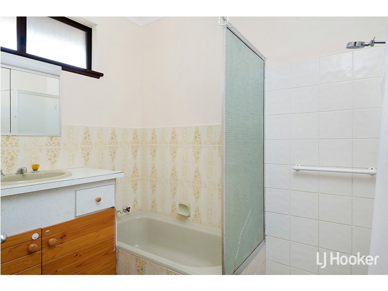 8 Errina Place, Willetton WA 6155