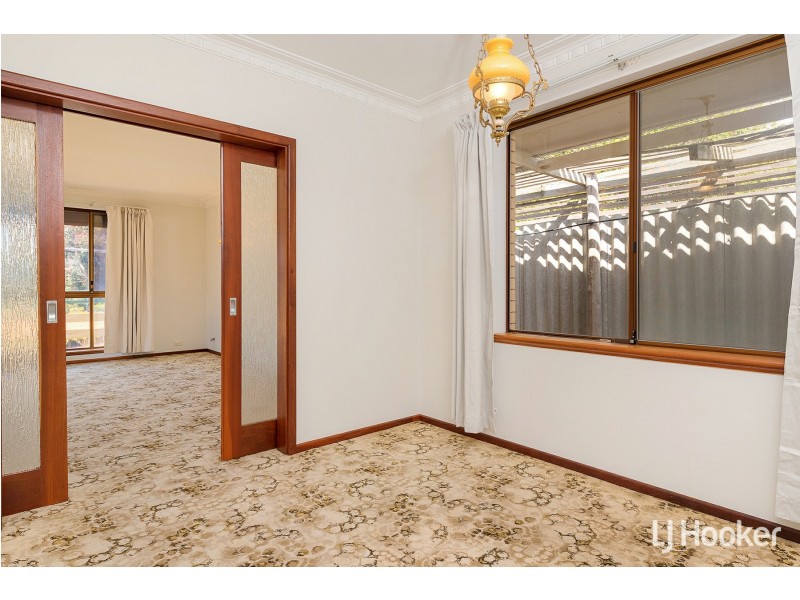 8 Errina Place, Willetton WA 6155