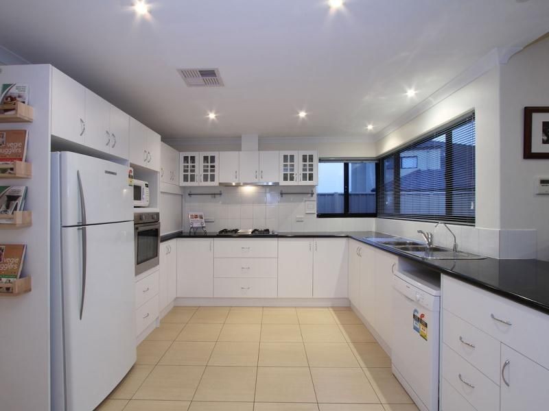 13 Goshawk Pass, Beeliar WA 6164