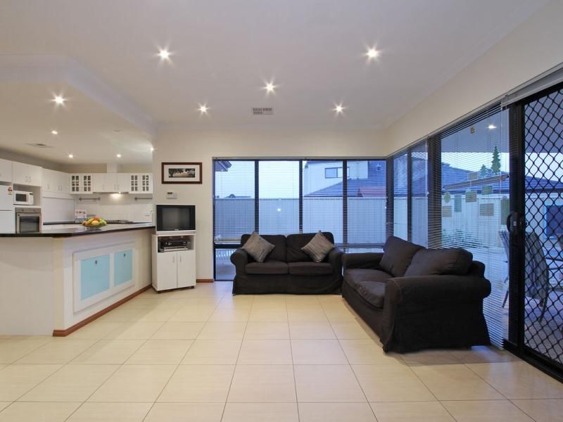 13 Goshawk Pass, Beeliar WA 6164