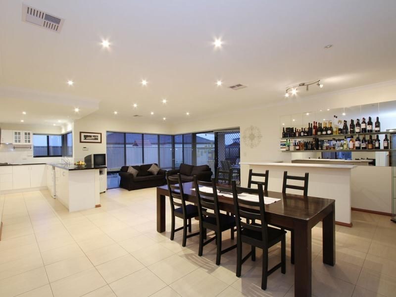 13 Goshawk Pass, Beeliar WA 6164