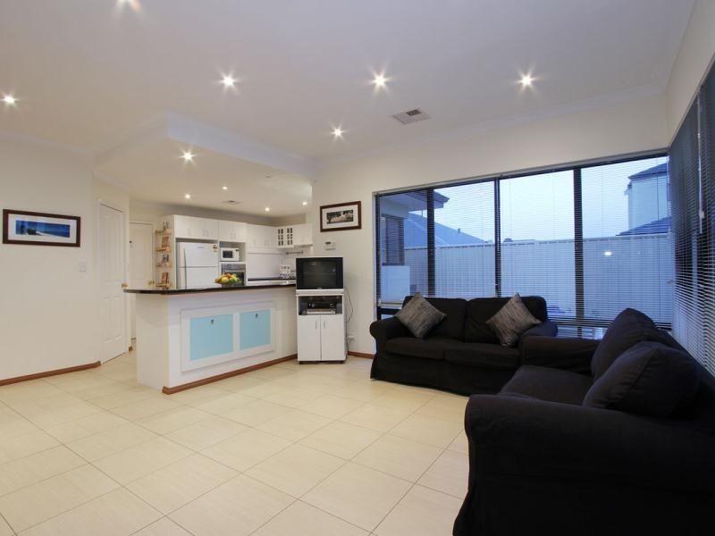 13 Goshawk Pass, Beeliar WA 6164