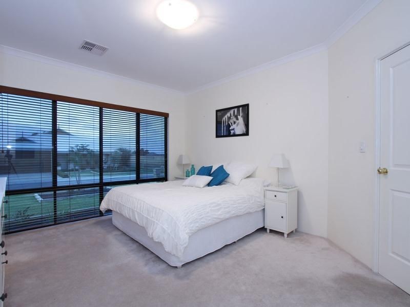 13 Goshawk Pass, Beeliar WA 6164