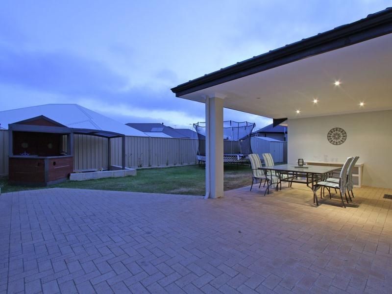 13 Goshawk Pass, Beeliar WA 6164