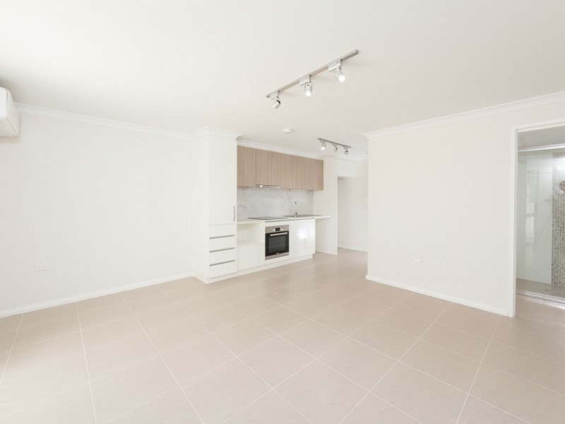 2/24 Westralia Gardens, Rockingham WA 6168