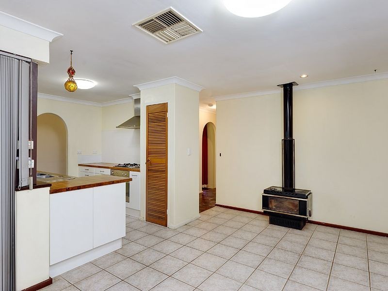 9 Hadlow Court, Leeming WA 6149