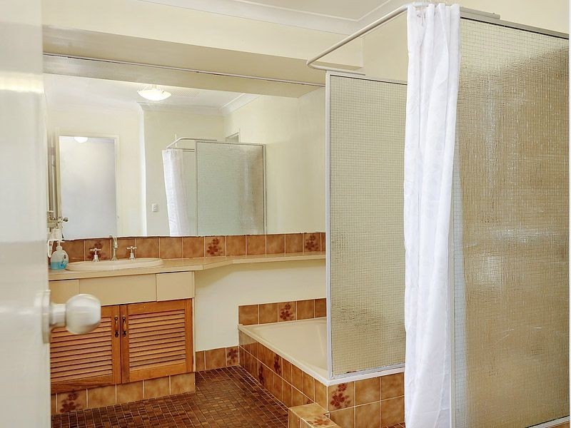 9 Hadlow Court, Leeming WA 6149