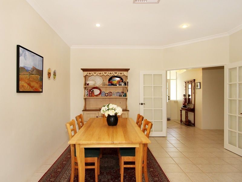 24 Riversdale Pass, Jandakot WA 6164
