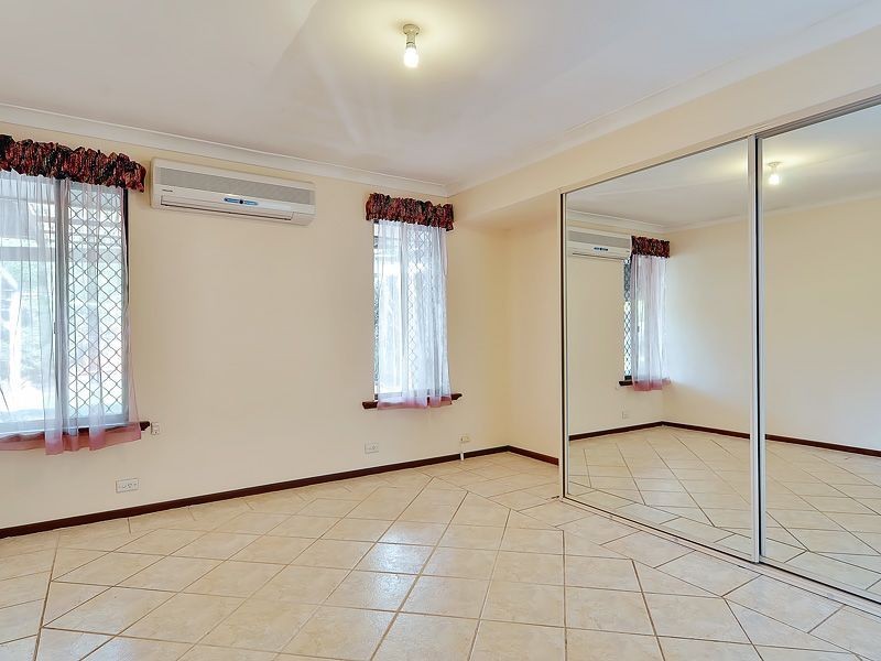 8 Dain Court, Leeming WA 6149