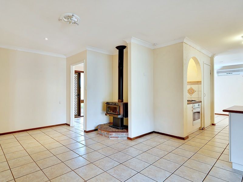 8 Dain Court, Leeming WA 6149