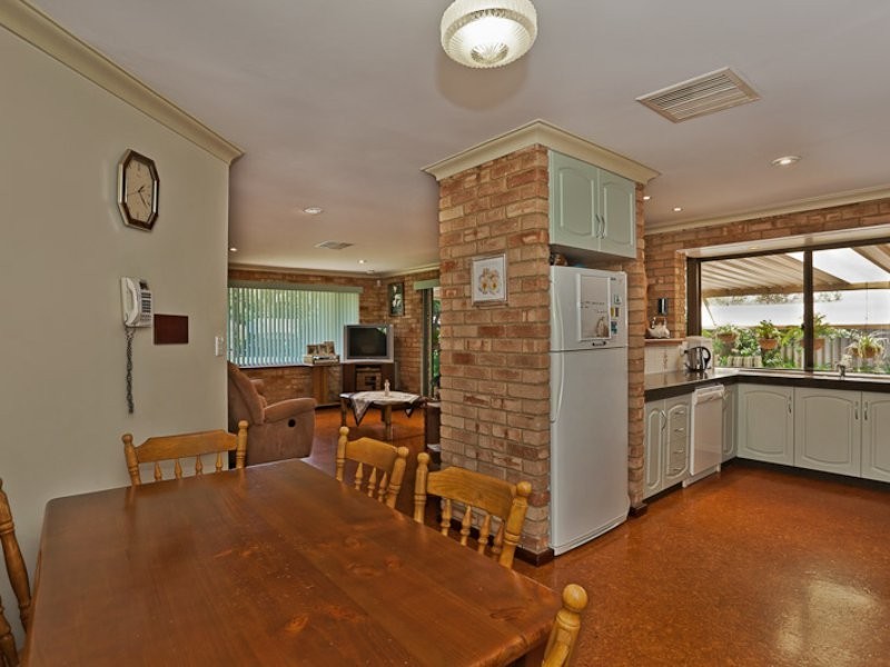 8 Bagot Crt, Leeming WA 6149