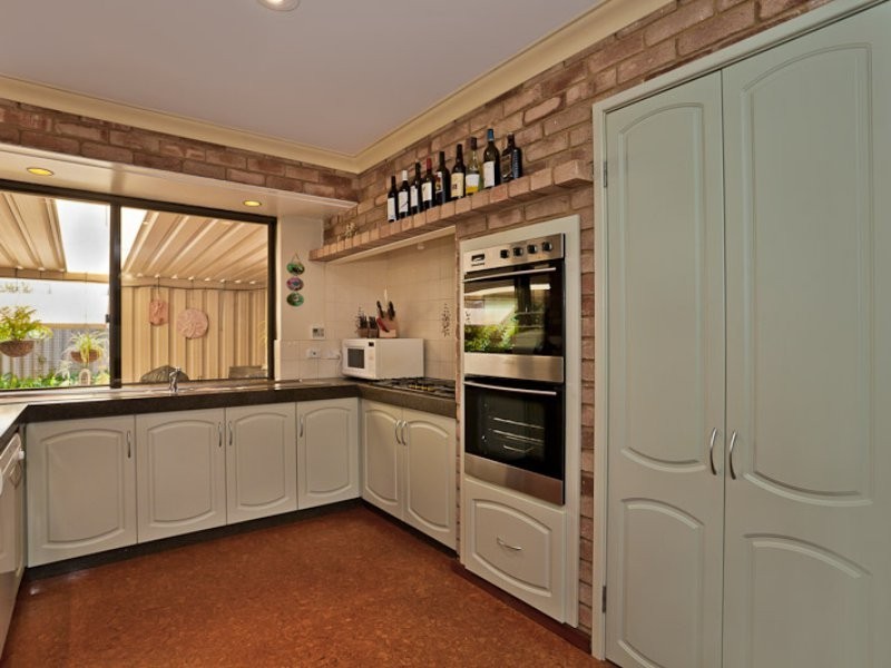 8 Bagot Crt, Leeming WA 6149
