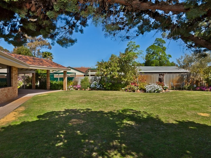 8 Bagot Crt, Leeming WA 6149