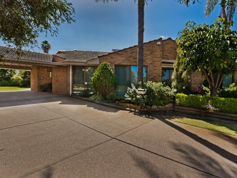8 Bagot Crt, Leeming WA 6149