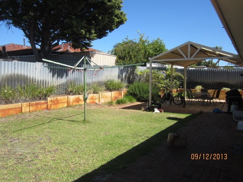 17 Calley Drive, Leeming WA 6149