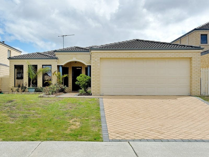 24 Kooralbyn Valley Crescent, Jandakot WA 6164