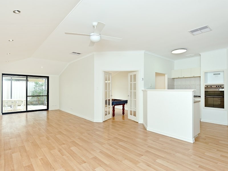 24 Kooralbyn Valley Crescent, Jandakot WA 6164