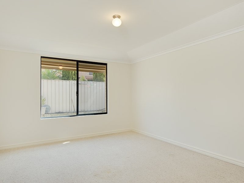 24 Kooralbyn Valley Crescent, Jandakot WA 6164
