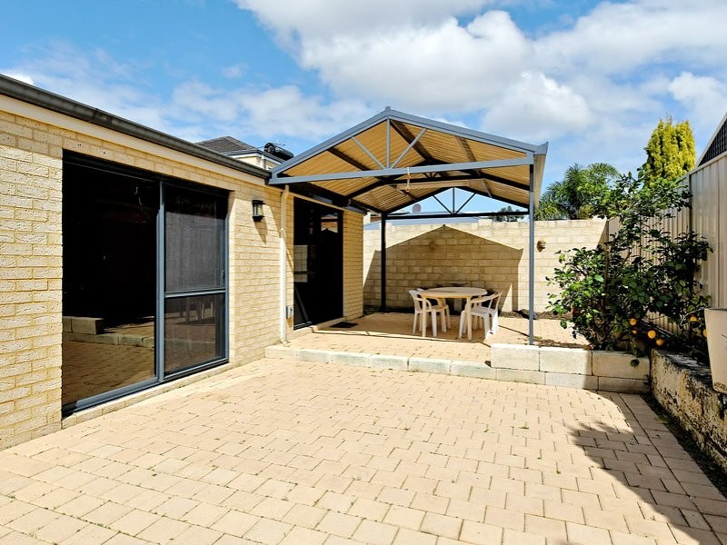 24 Kooralbyn Valley Crescent, Jandakot WA 6164