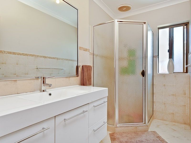 6b Tasman Place, Shelley WA 6148