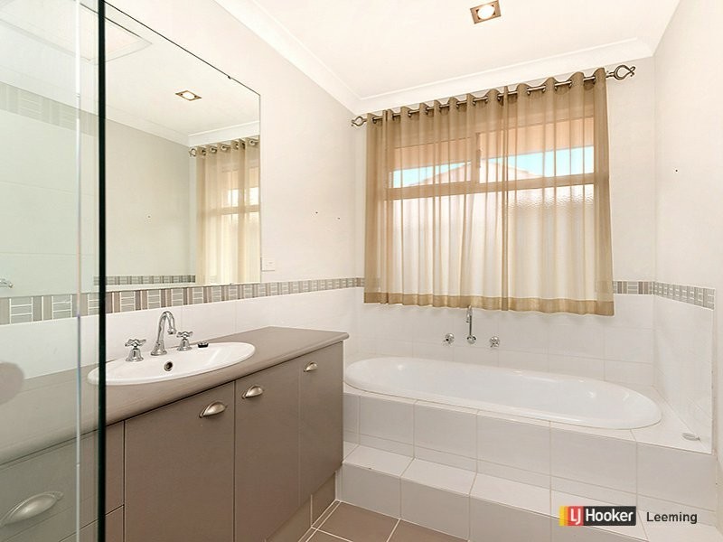 10 Weir Place, Bateman WA 6150