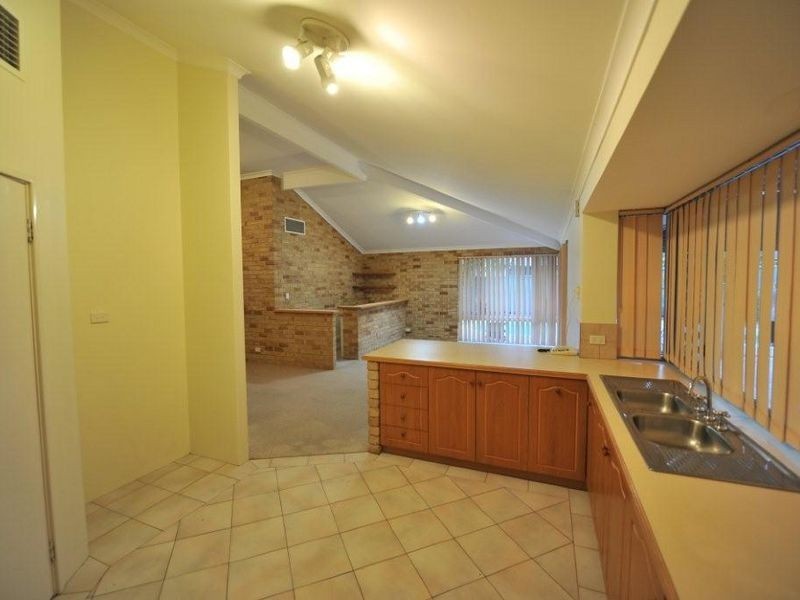 16 Hanstead Court, Ballajura WA 6066