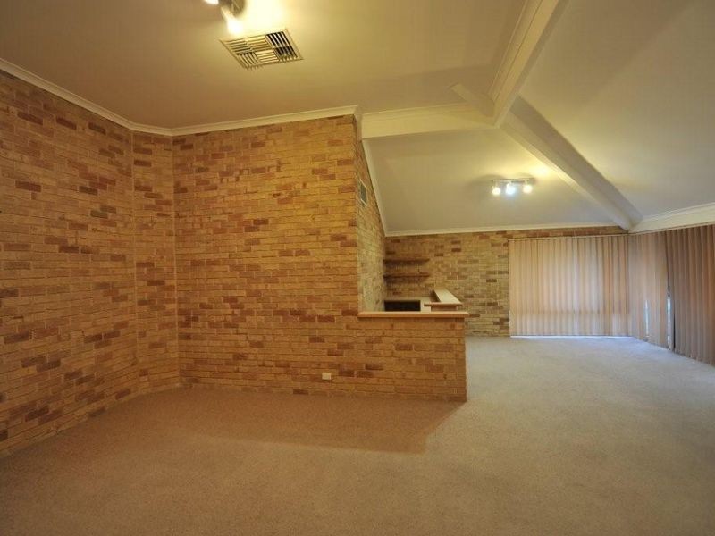 16 Hanstead Court, Ballajura WA 6066