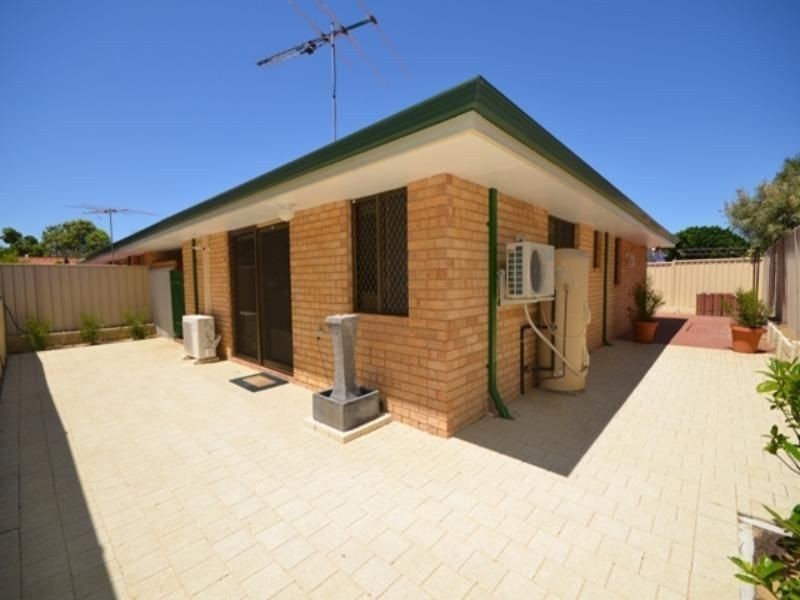 4/27 McMillian Street, Victoria Park WA 6100