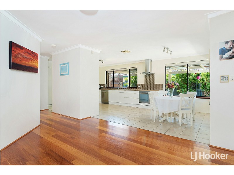 16 Calley Drive, Leeming WA 6149