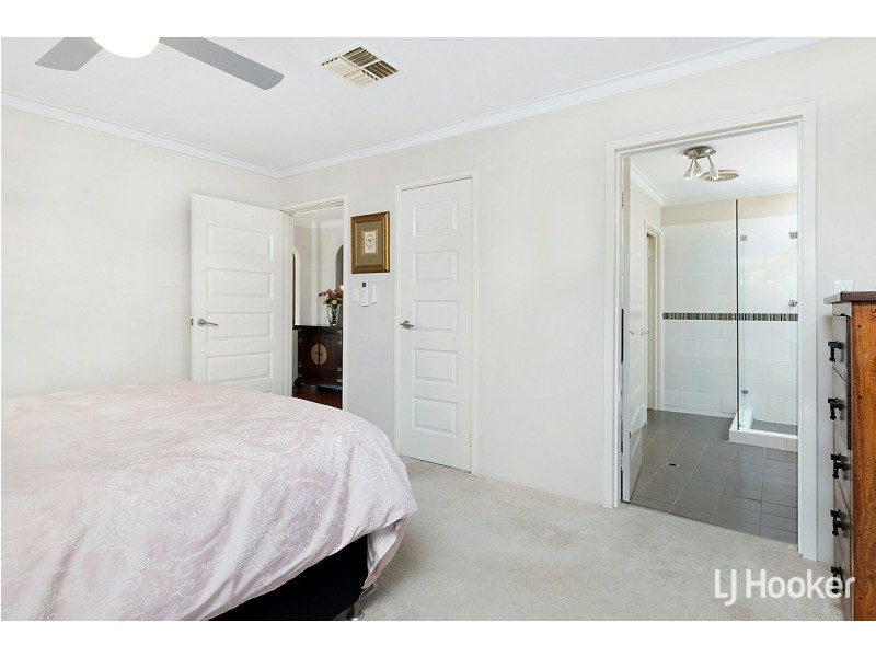 16 Calley Drive, Leeming WA 6149