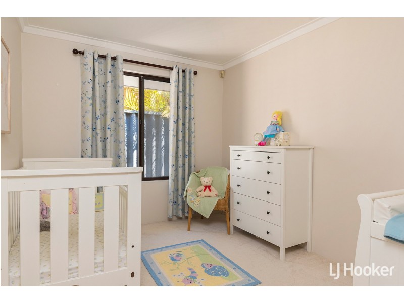 16 Calley Drive, Leeming WA 6149