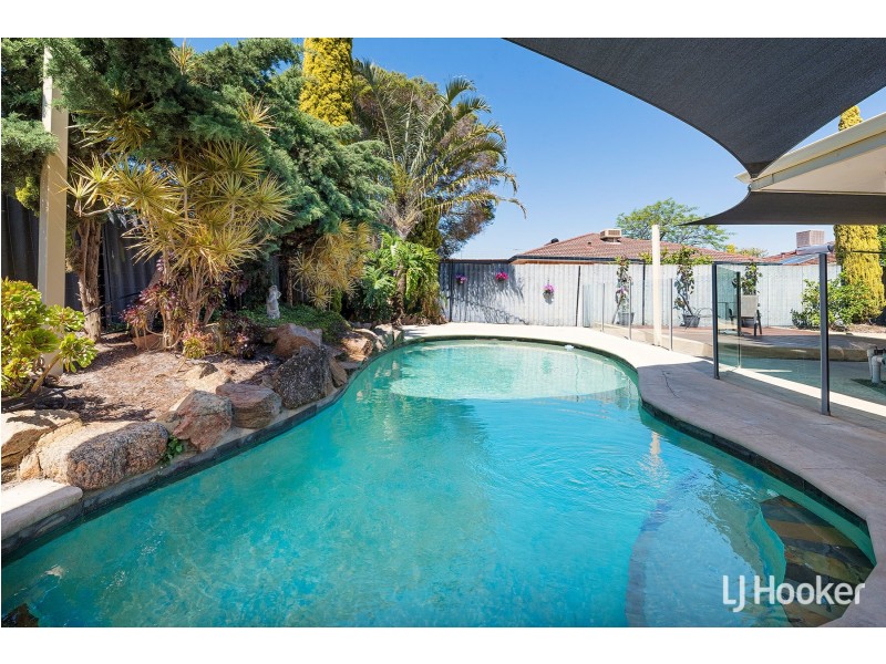 16 Calley Drive, Leeming WA 6149