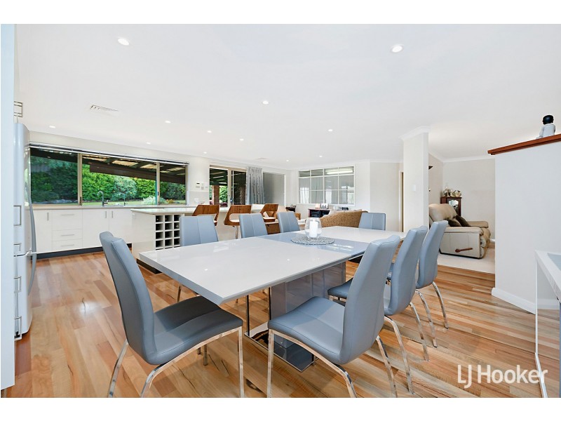 23 Broadbent Loop, Leeming WA 6149