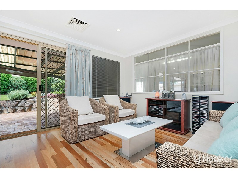 23 Broadbent Loop, Leeming WA 6149