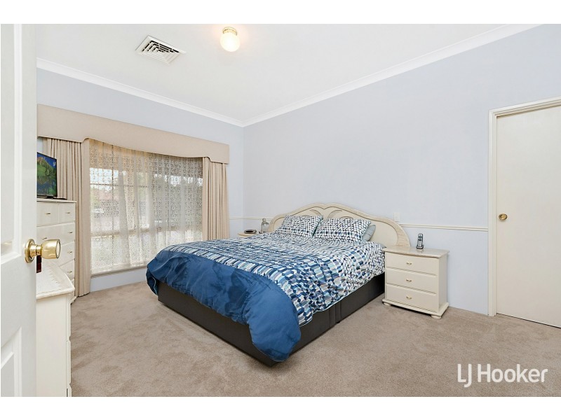 23 Broadbent Loop, Leeming WA 6149