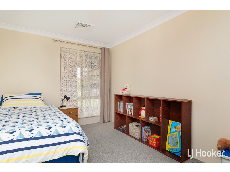 23 Broadbent Loop, Leeming WA 6149