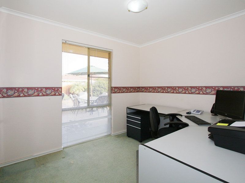 8 Kershaw Gardens, Leeming WA 6149