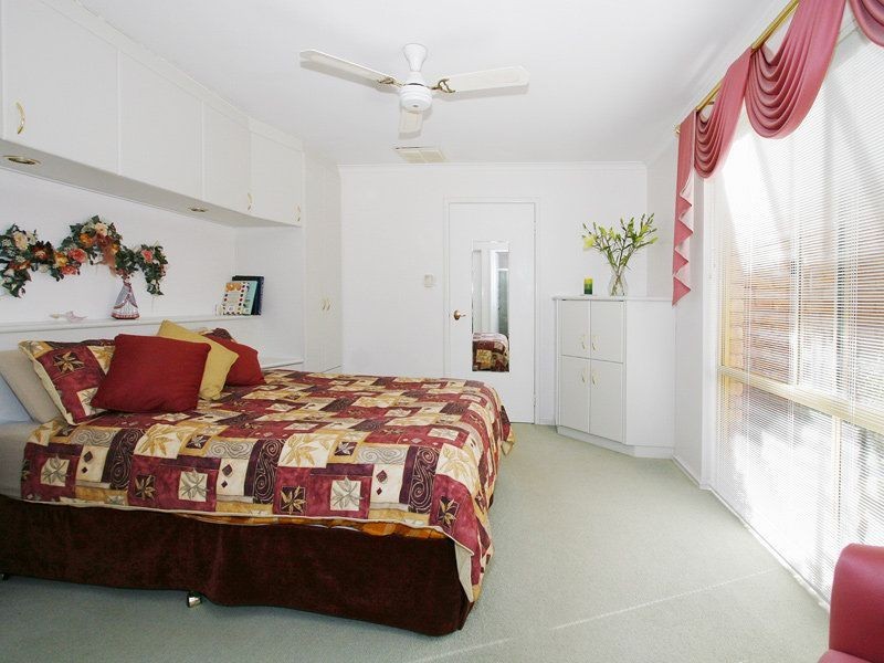 8 Kershaw Gardens, Leeming WA 6149