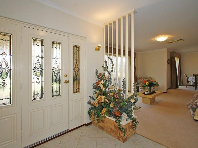 8 Kershaw Gardens, Leeming WA 6149