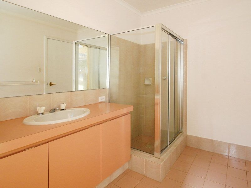 8 Kershaw Gardens, Leeming WA 6149