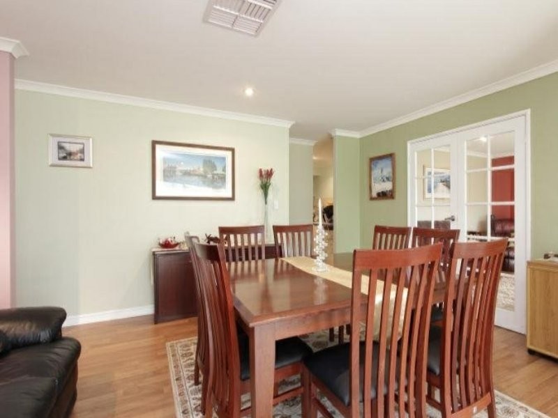 2 Osterley Retreat, Canning Vale WA 6155