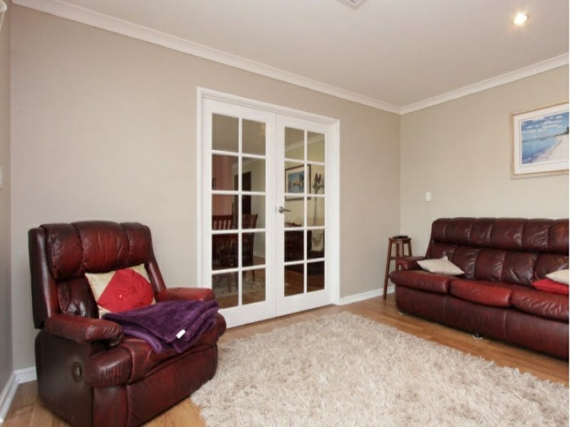 2 Osterley Retreat, Canning Vale WA 6155